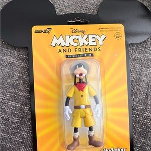 Mickey and Friends Vintage Collection “Goofy” figurine
